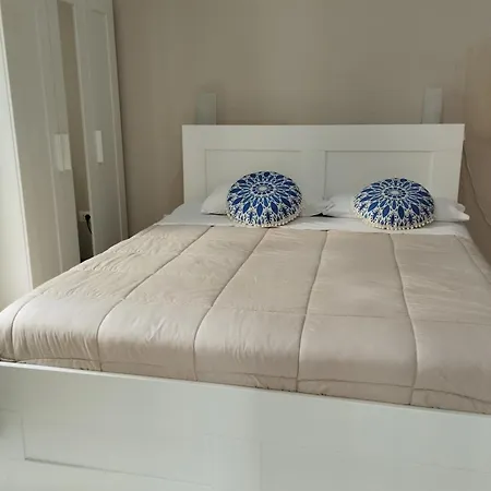 Junior Bed and Breakfast Σαλέρνο