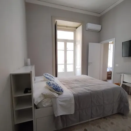 Junior Bed and Breakfast Σαλέρνο
